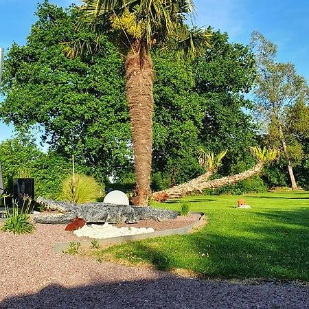 Le Coup De Foudre Bed & Breakfast Le Molay-Littry Exterior photo