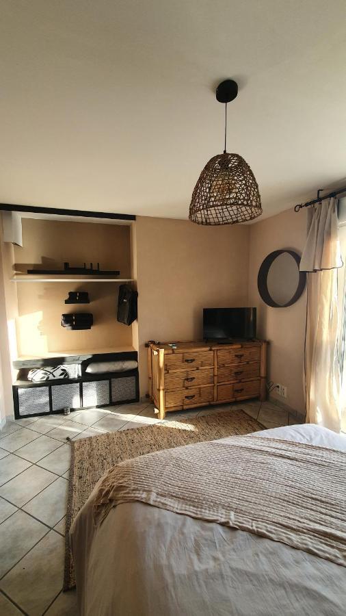 Le Coup De Foudre Bed & Breakfast Le Molay-Littry Exterior photo